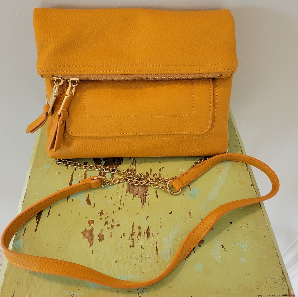 Like New Foldover Crossbody Purse, Converts ro Clutch. Brand Miztique